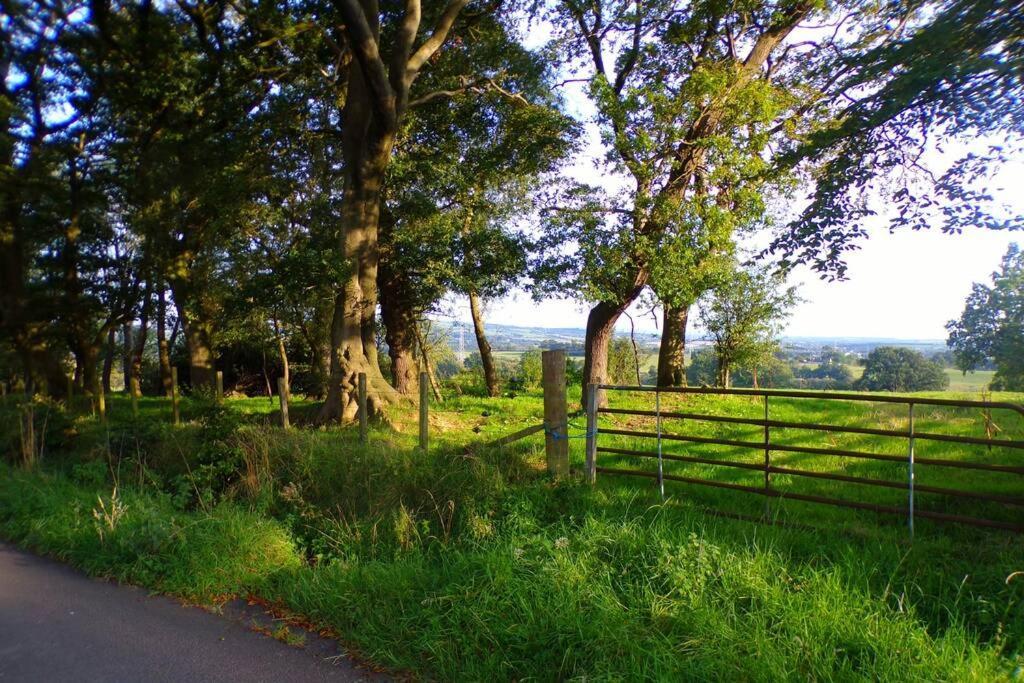 Beautiful House In The Hamlet Of Candieフォルカーク エクステリア 写真